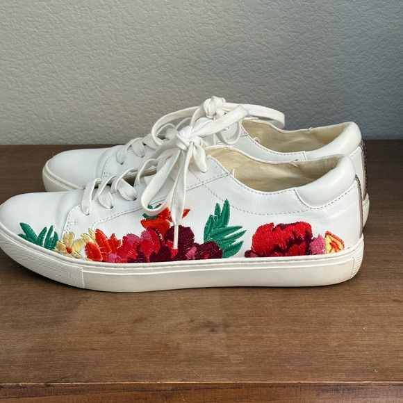 Kenneth Cole White Sneakers with Red Floral Embroidery - Picture 2 of 6